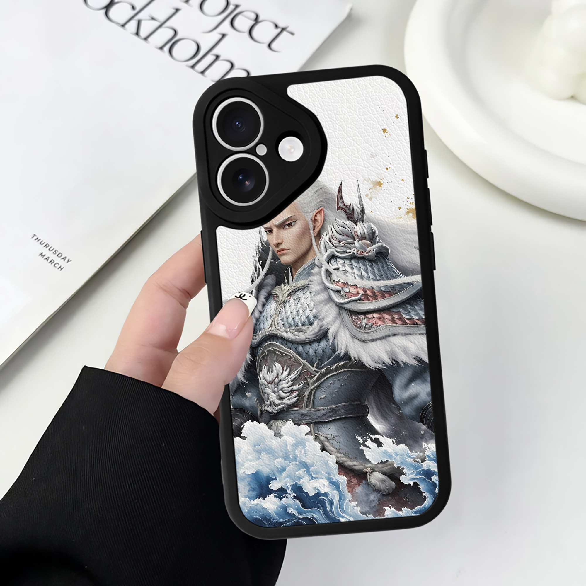 （画像用） Ne Zha 2 ナタ 魔童の大暴れ 【iPhone 16シリーズ対応】シリコンスマホケース（レザー調） 材質：シリコン